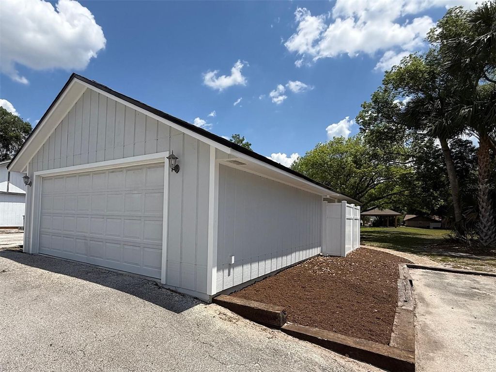 Photo of 706 Lakeside Drive, Winter Springs, FL 32708 (MLS # O6402320)