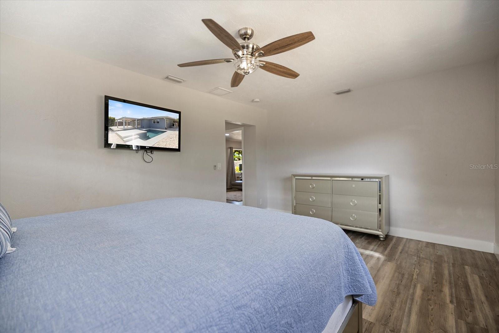 SOUTH GATE - Residential