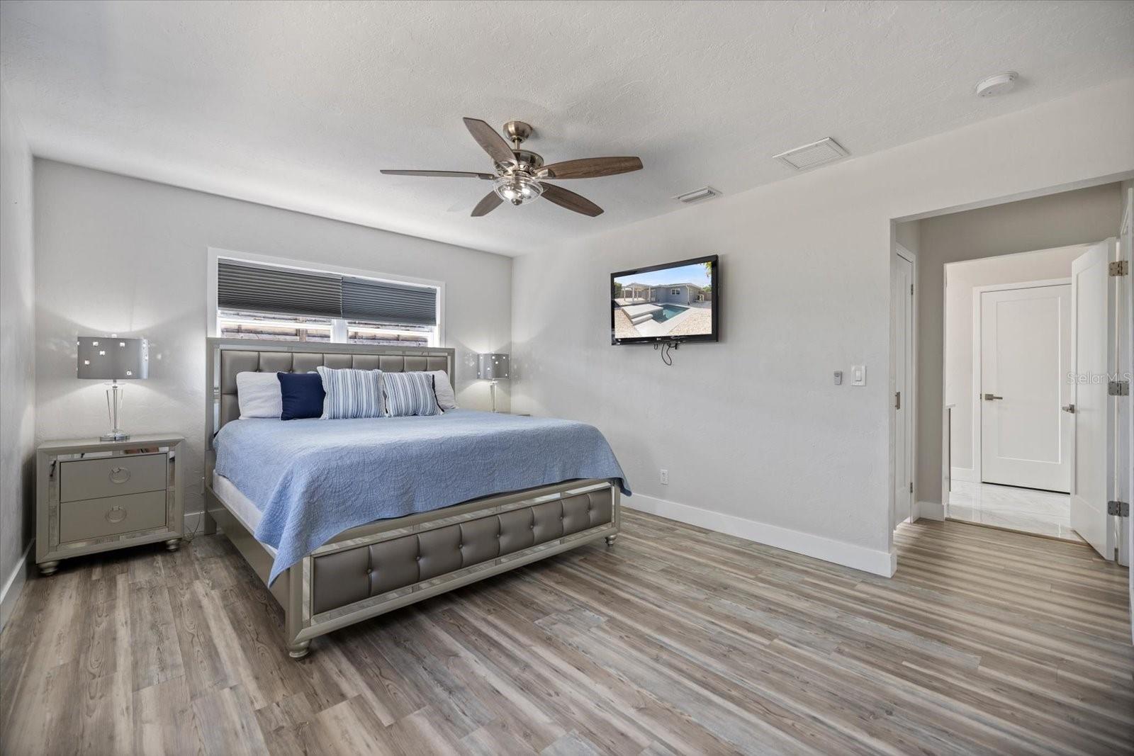 SOUTH GATE - Residential