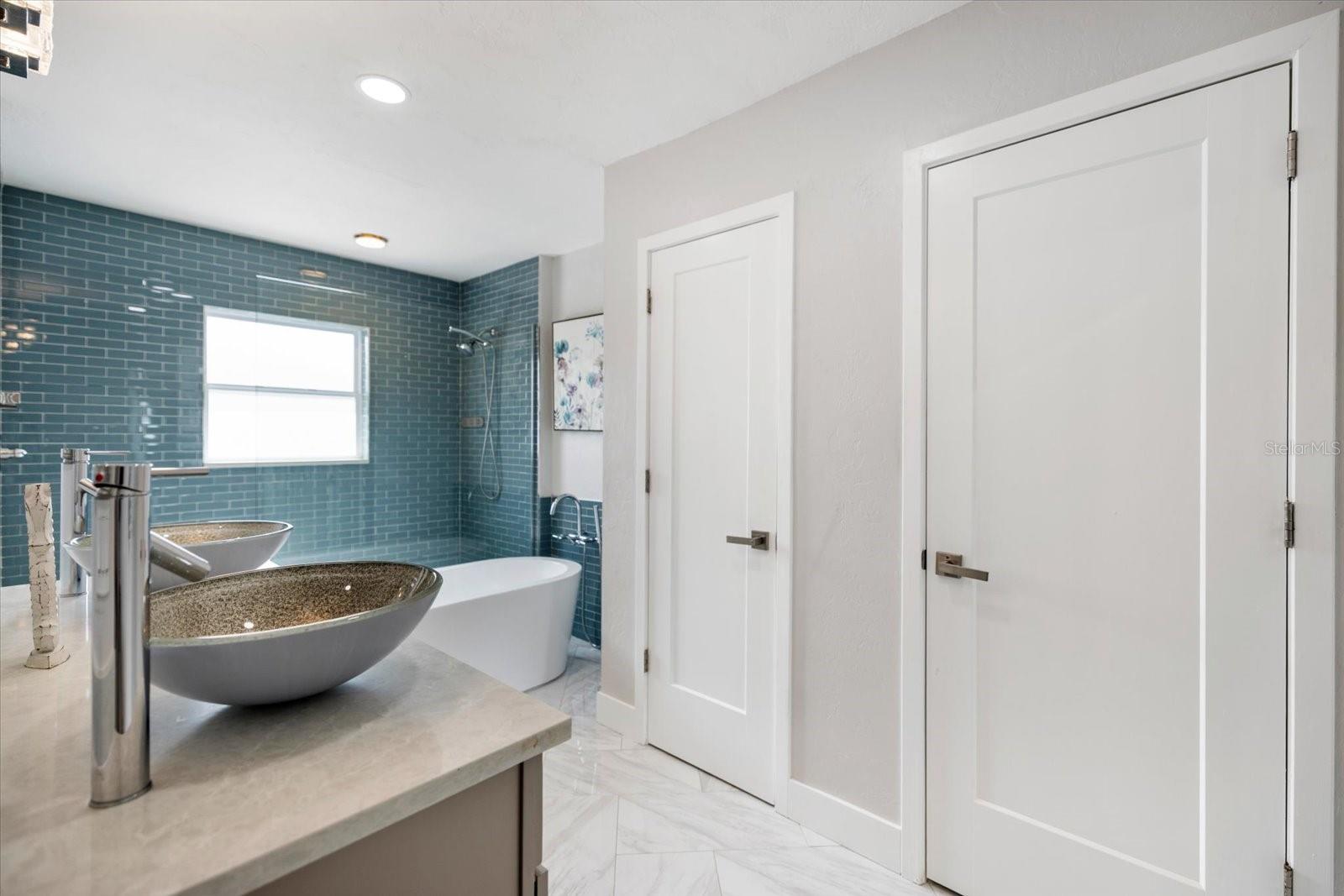 SOUTH GATE - Residential