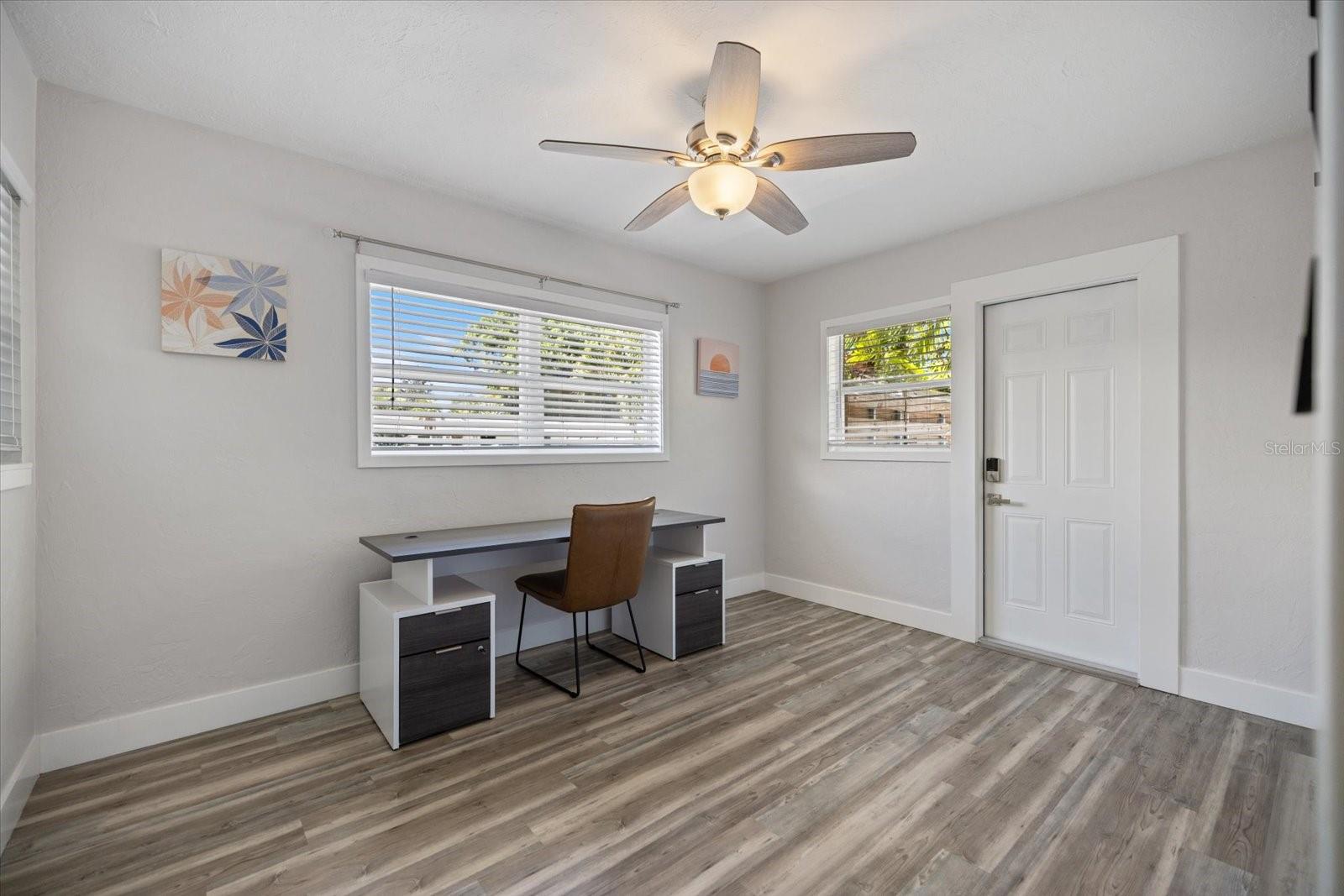 SOUTH GATE - Residential