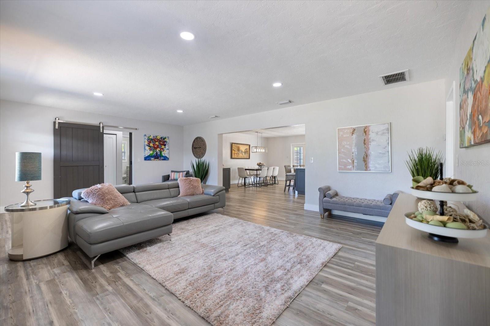 SOUTH GATE - Residential