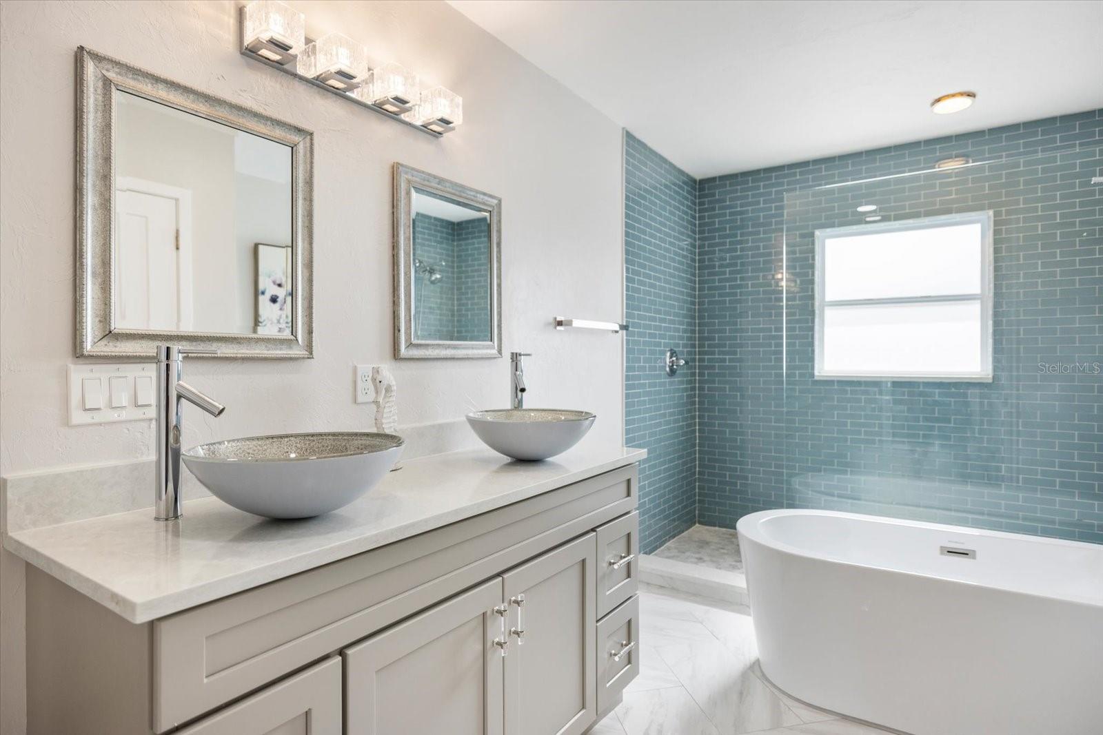 SOUTH GATE - Residential