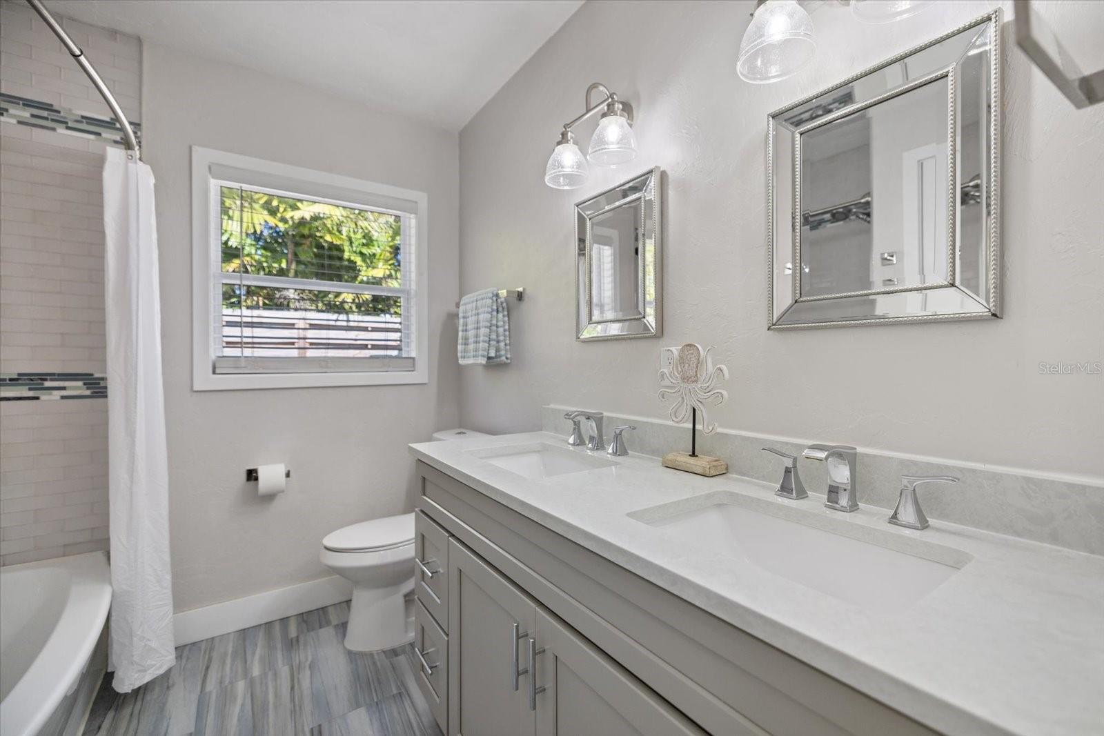 SOUTH GATE - Residential