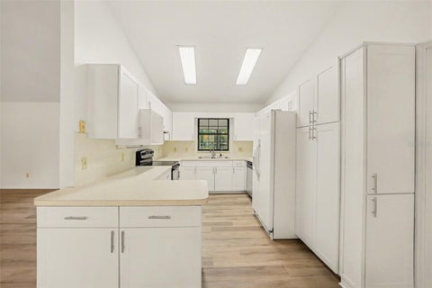 Tiny photo for 10121 Canterbury Drive, Leesburg, FL 34788 (MLS # O6453837)