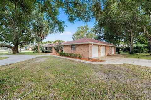 Tiny photo for 10121 Canterbury Drive, Leesburg, FL 34788 (MLS # O6453837)