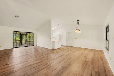 Tiny photo for 10121 Canterbury Drive, Leesburg, FL 34788 (MLS # O6453837)