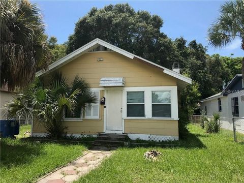 Photo of 1933 47th Street S, St Petersburg, FL 33711 (MLS # TB8501151)