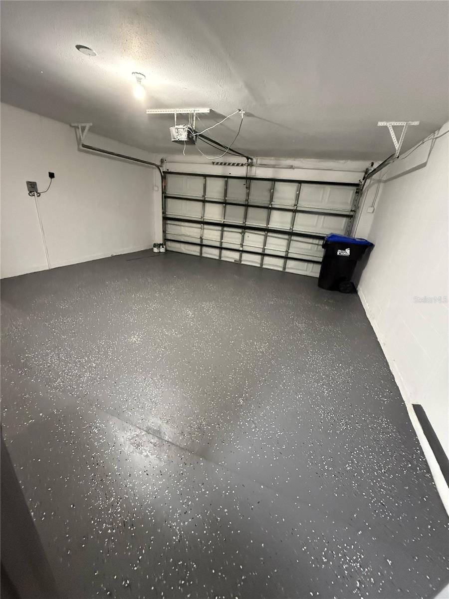 HUNTERS CREEK TR 350 PH 01 - Residential Lease