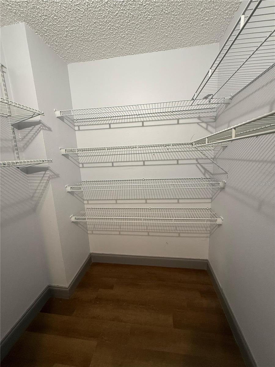 HUNTERS CREEK TR 350 PH 01 - Residential Lease