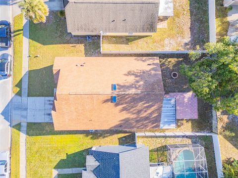 A home in LAKE MARY