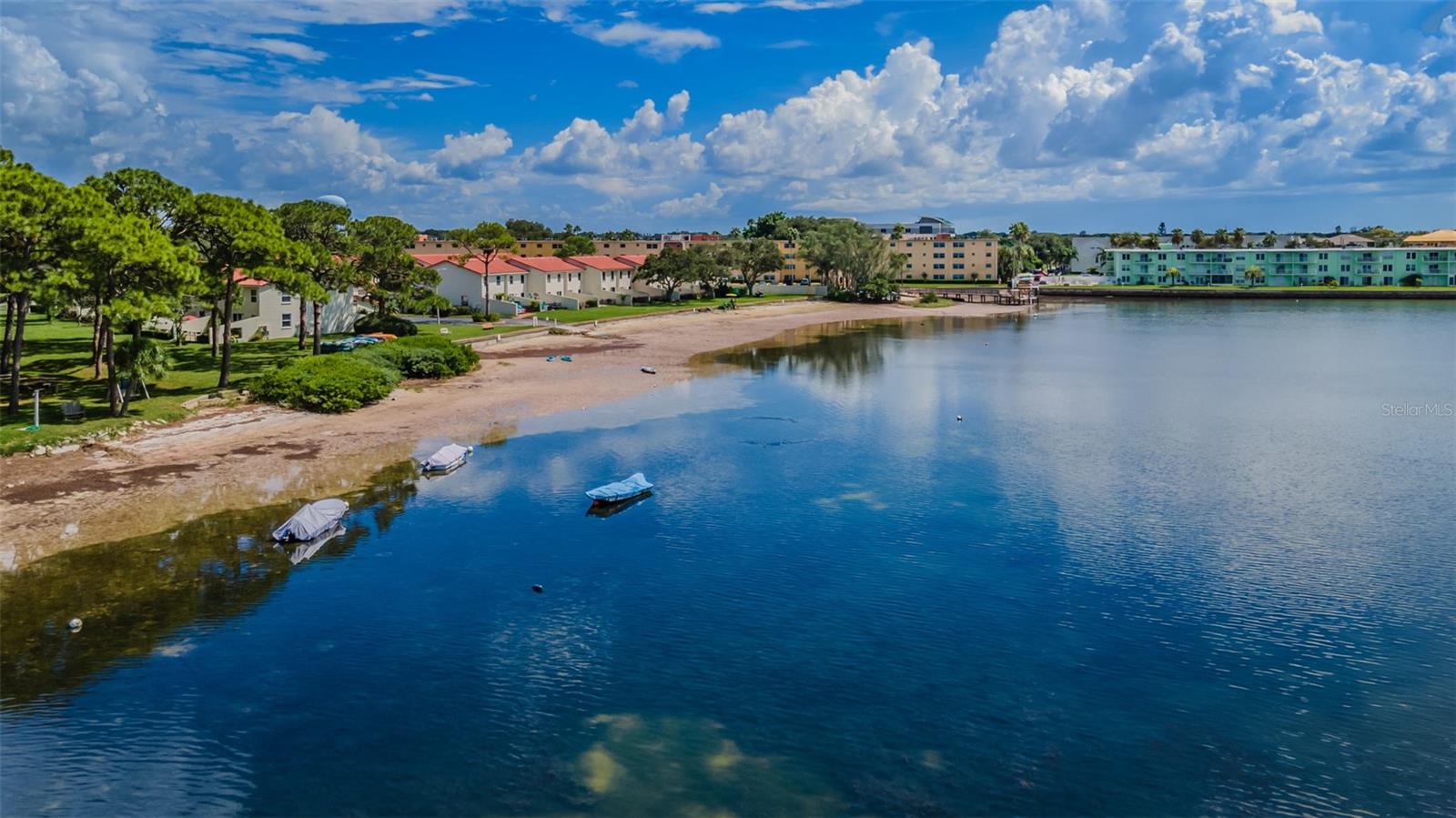 MEDITERRANEAN MANORS - Residential Lease