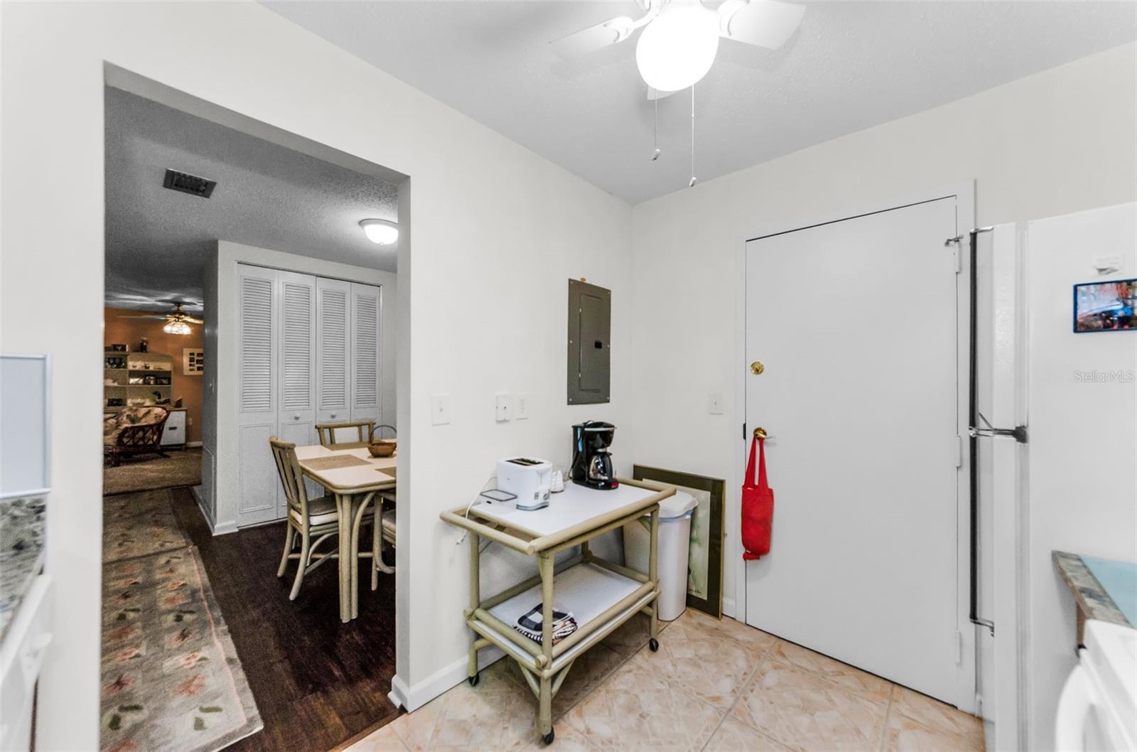 MEDITERRANEAN MANORS - Residential Lease