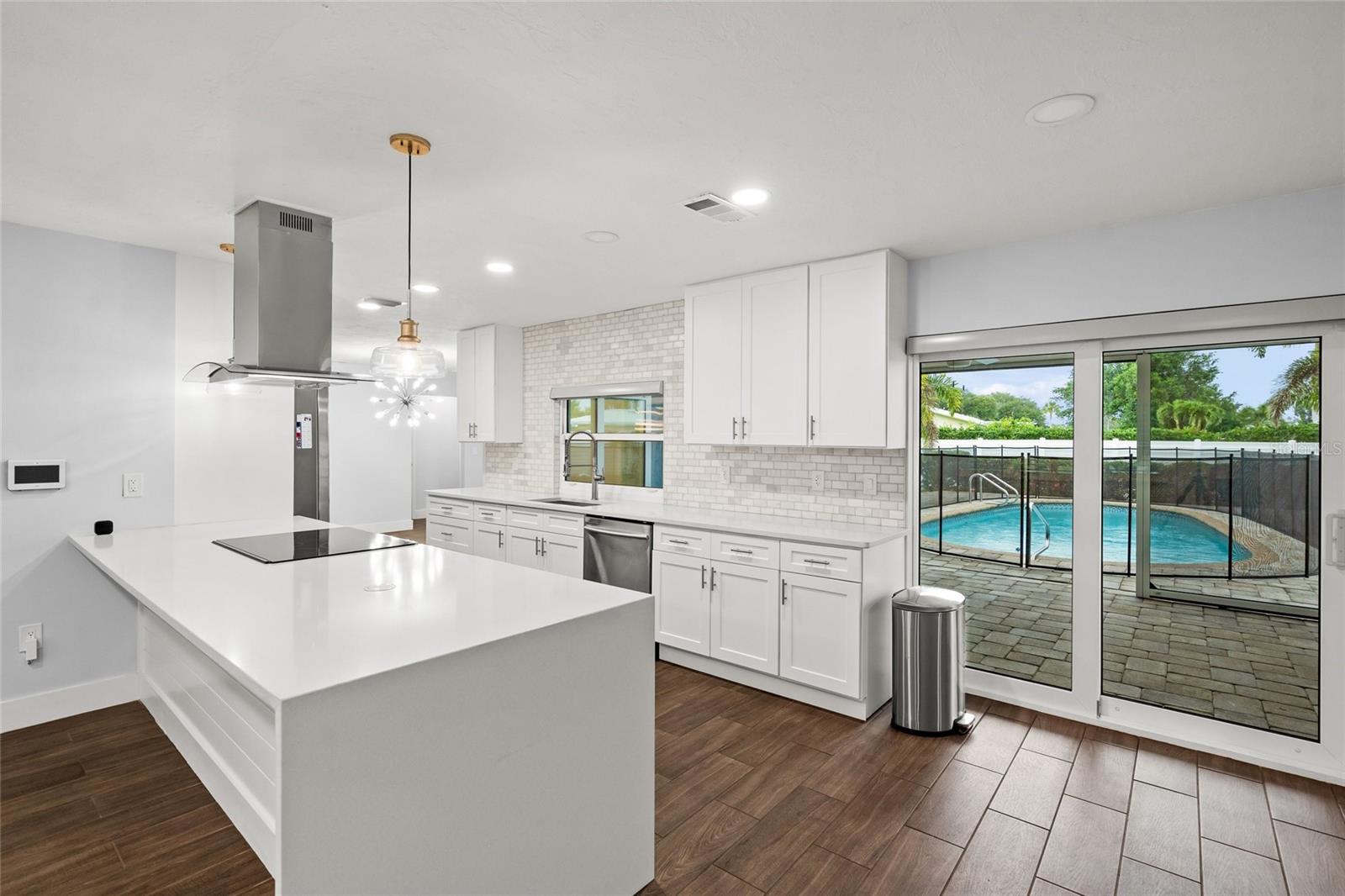 SOUTH GATE - Residential