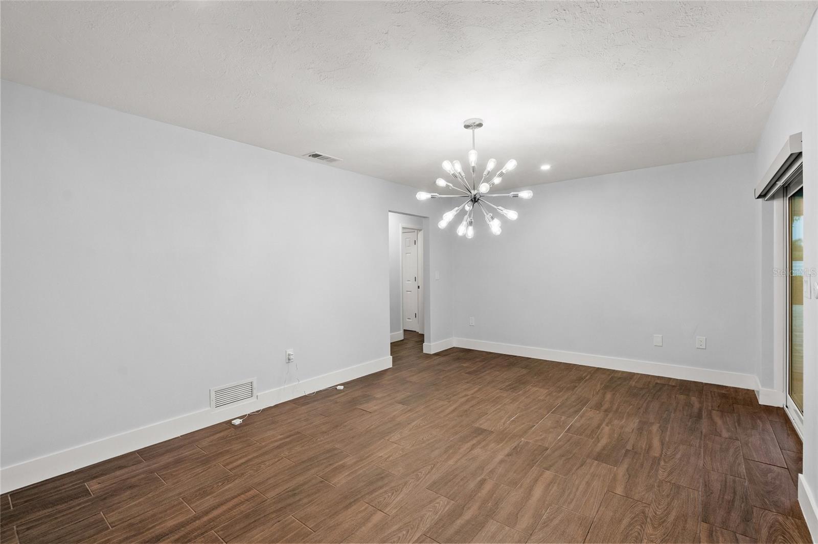 SOUTH GATE - Residential