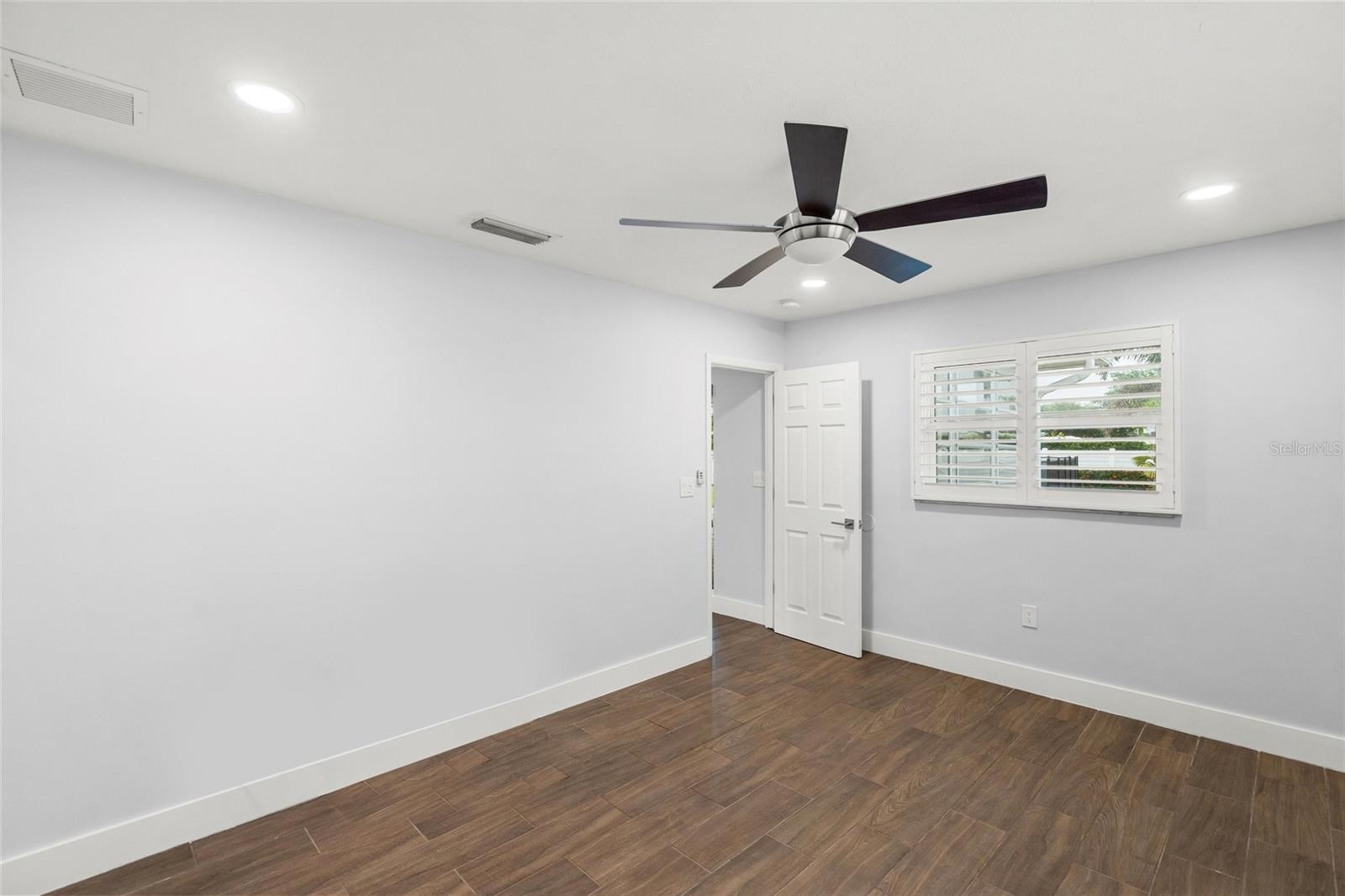 SOUTH GATE - Residential