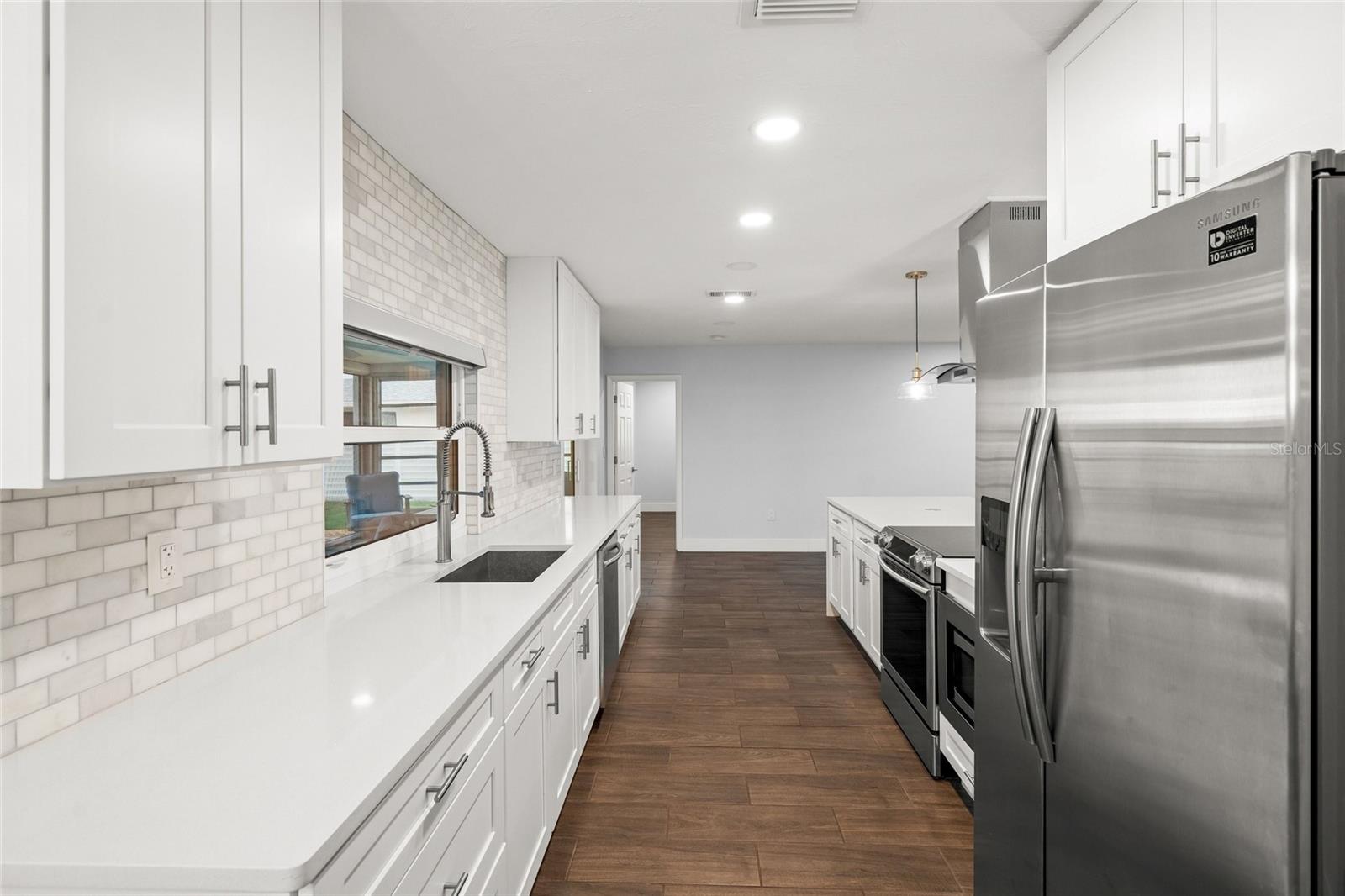 SOUTH GATE - Residential
