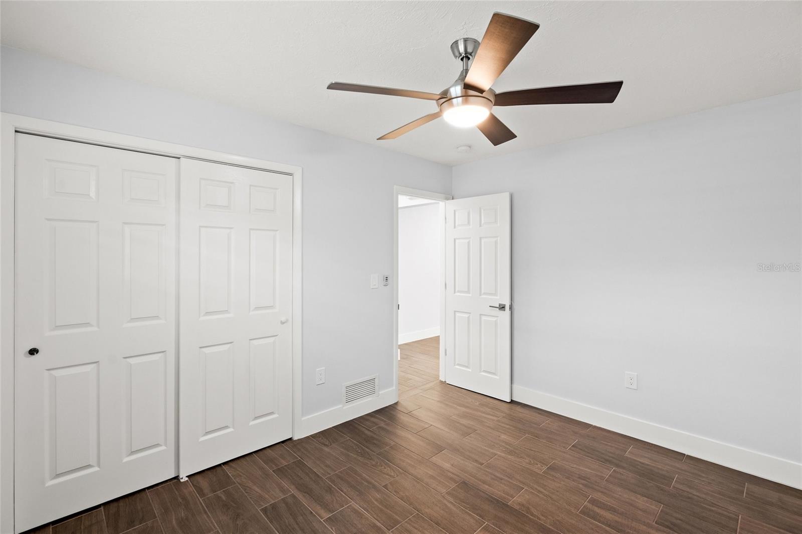 SOUTH GATE - Residential