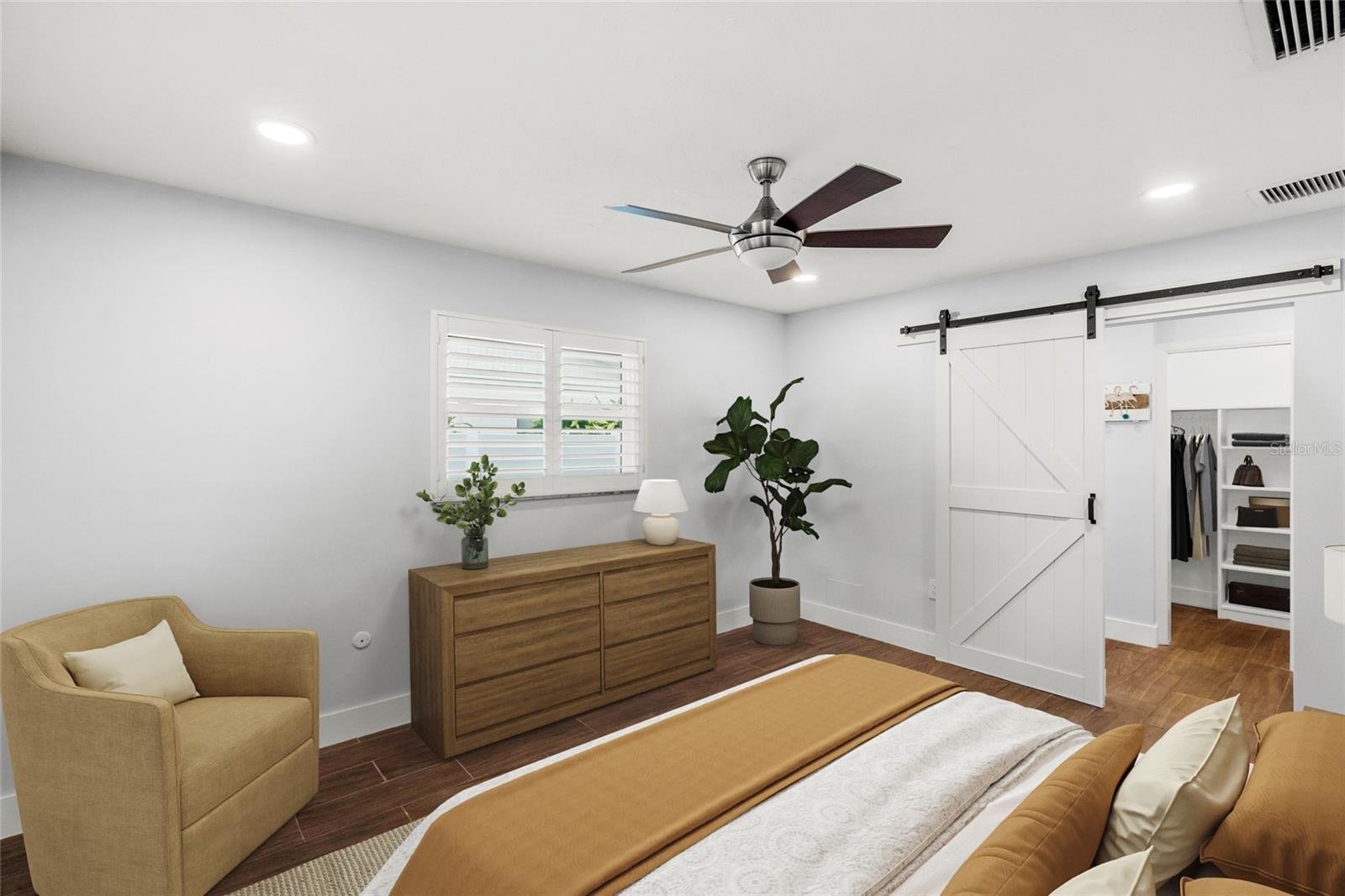 SOUTH GATE - Residential