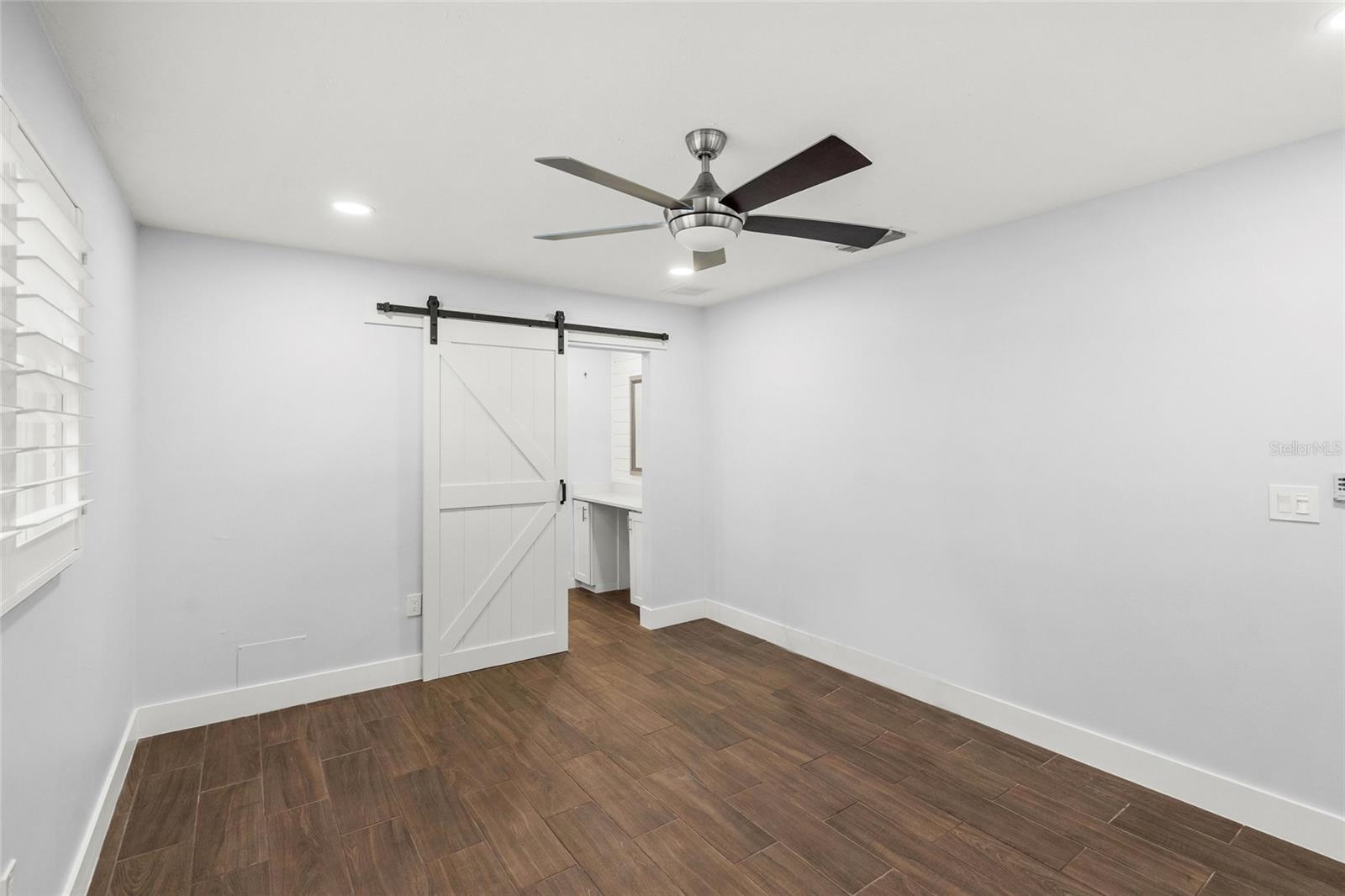 SOUTH GATE - Residential
