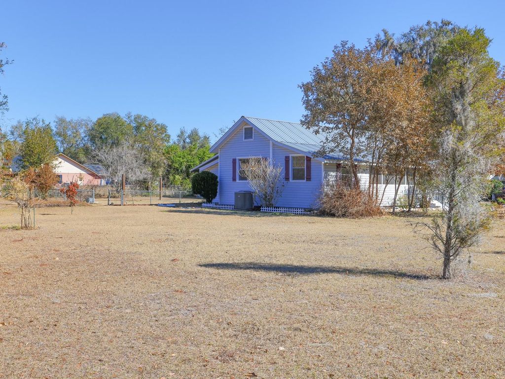 Photo of 610 Lyle Parkway, Bartow, FL 33830 (MLS # L4958642)