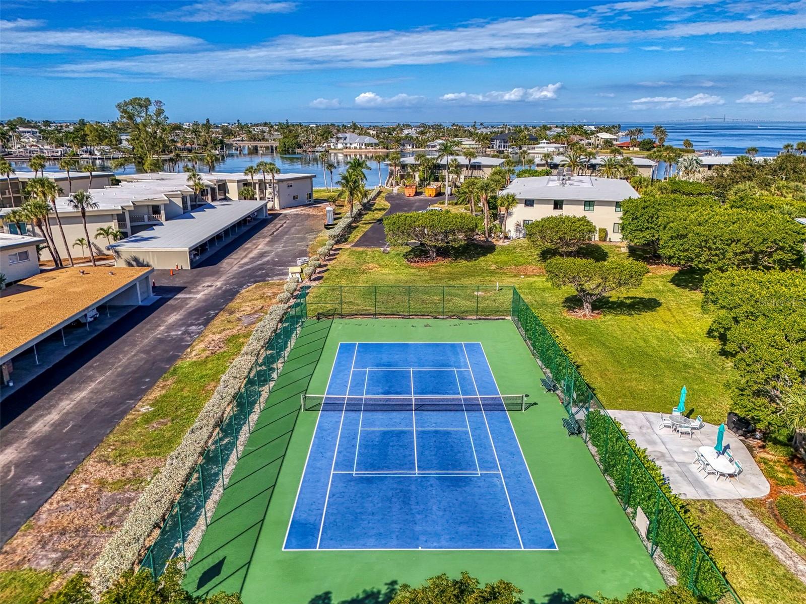 WESTBAY POINT & MOORINGS II - Residential