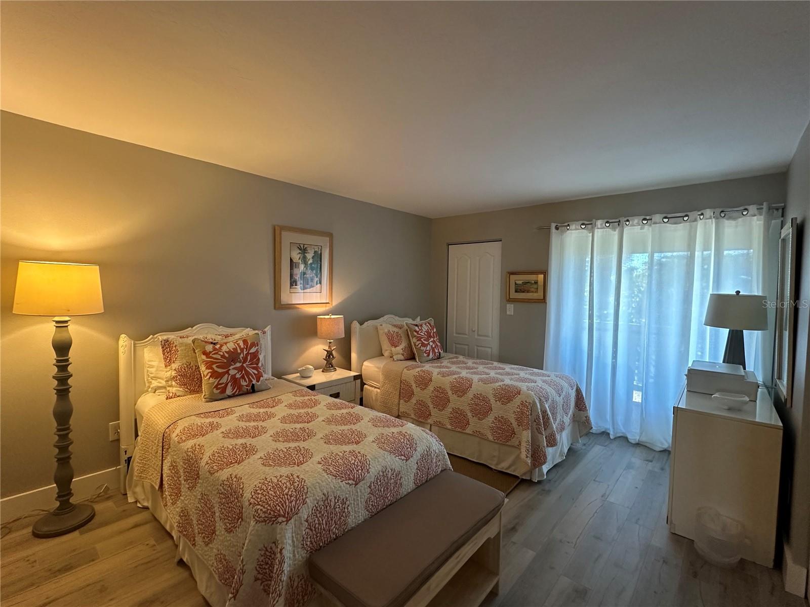 WESTBAY POINT & MOORINGS II - Residential