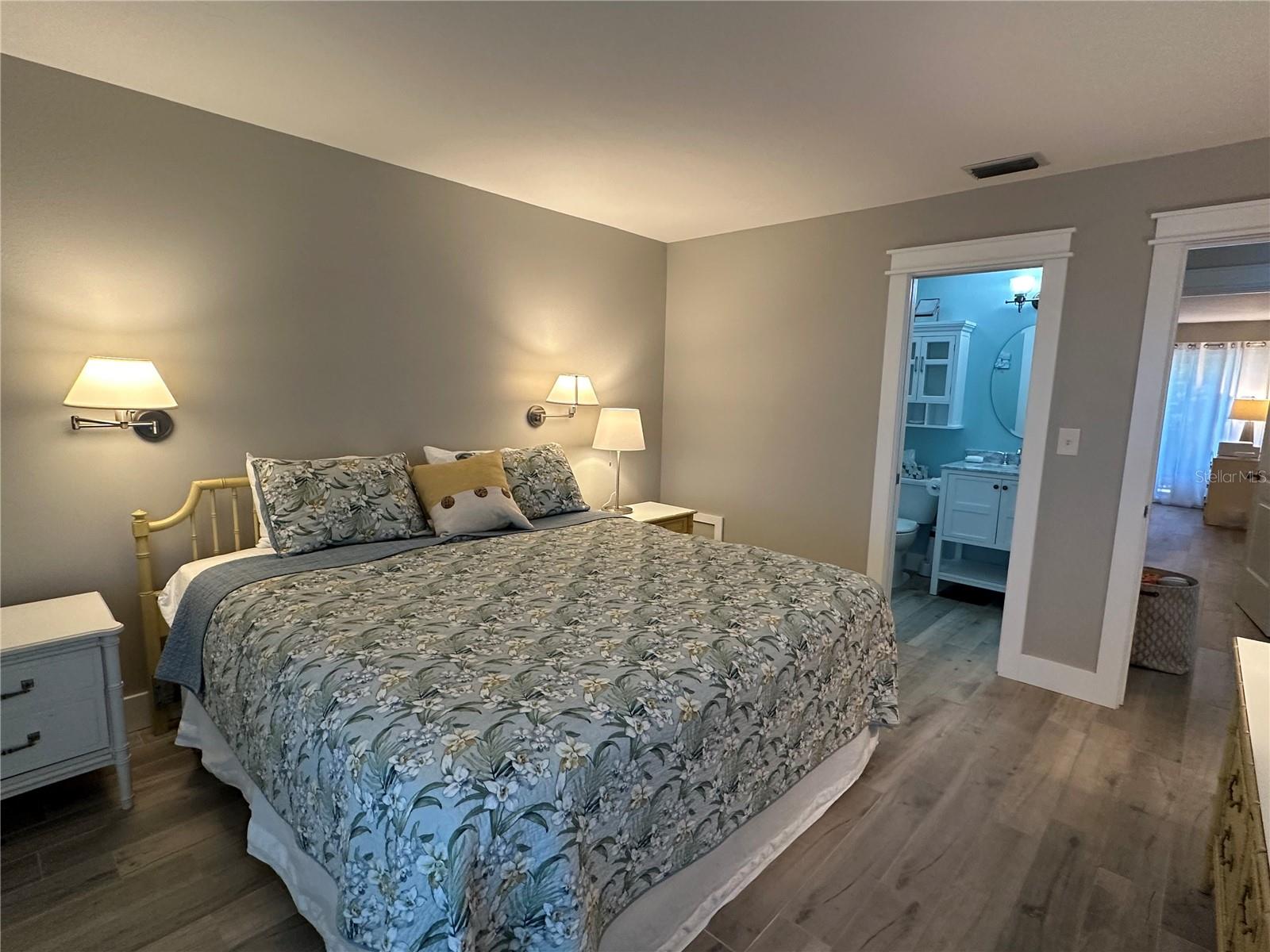 WESTBAY POINT & MOORINGS II - Residential