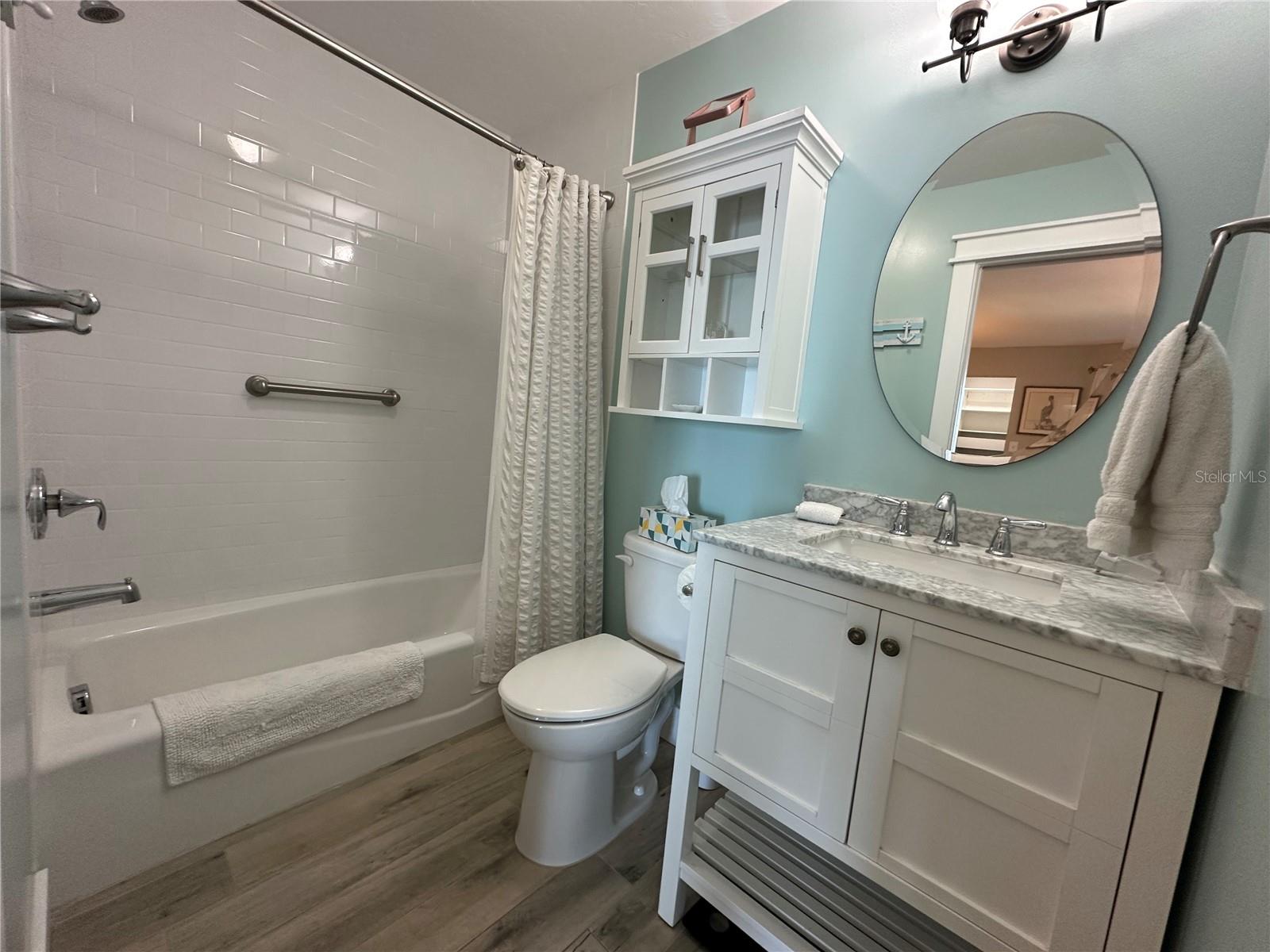 WESTBAY POINT & MOORINGS II - Residential