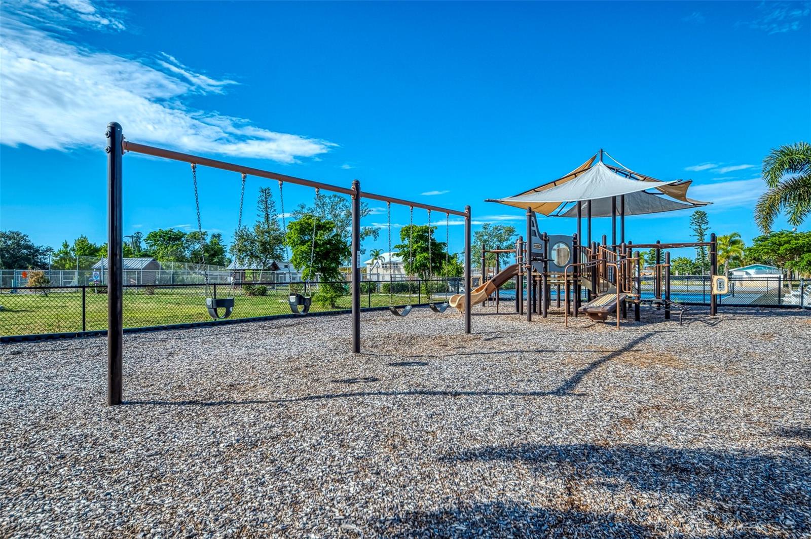 WESTBAY POINT & MOORINGS II - Residential