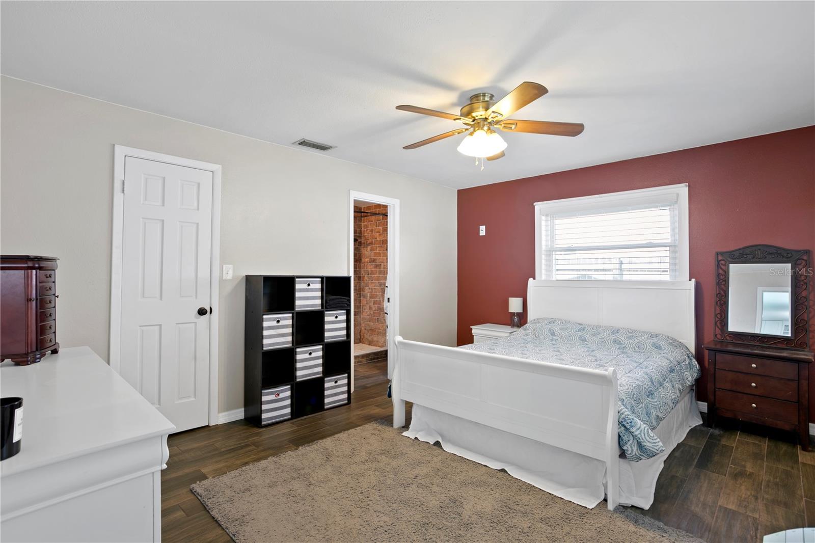 SHORE ACRES SEC 1 TWIN LAKES ADD - Residential