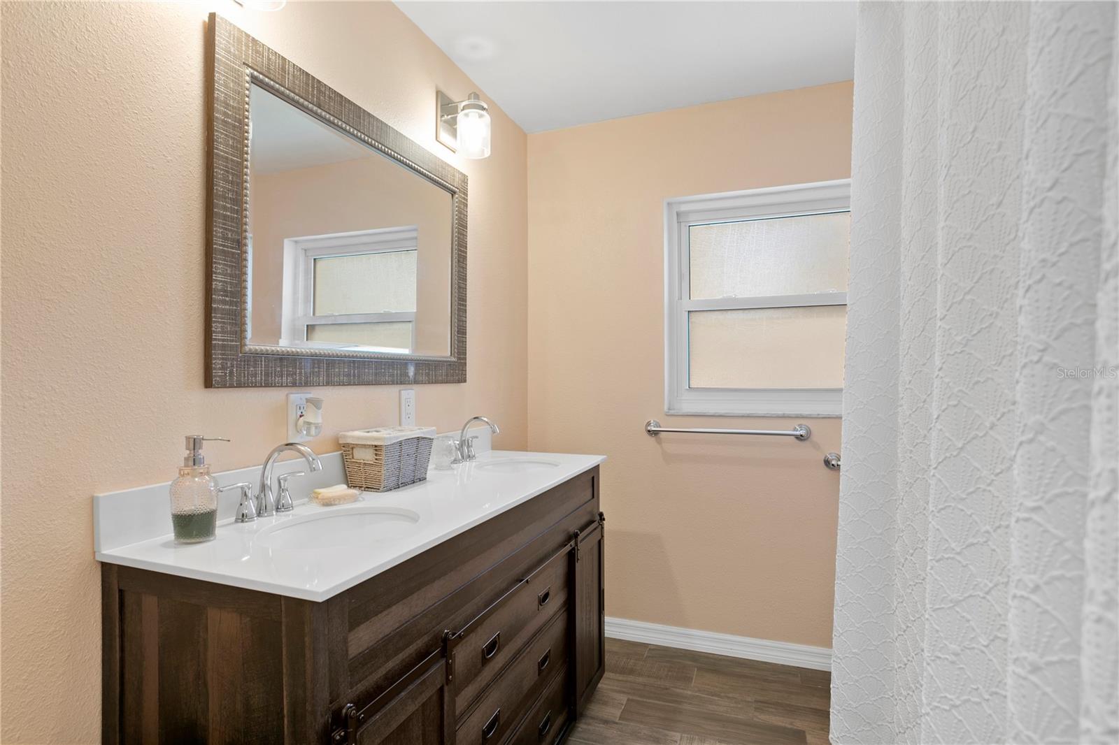 SHORE ACRES SEC 1 TWIN LAKES ADD - Residential