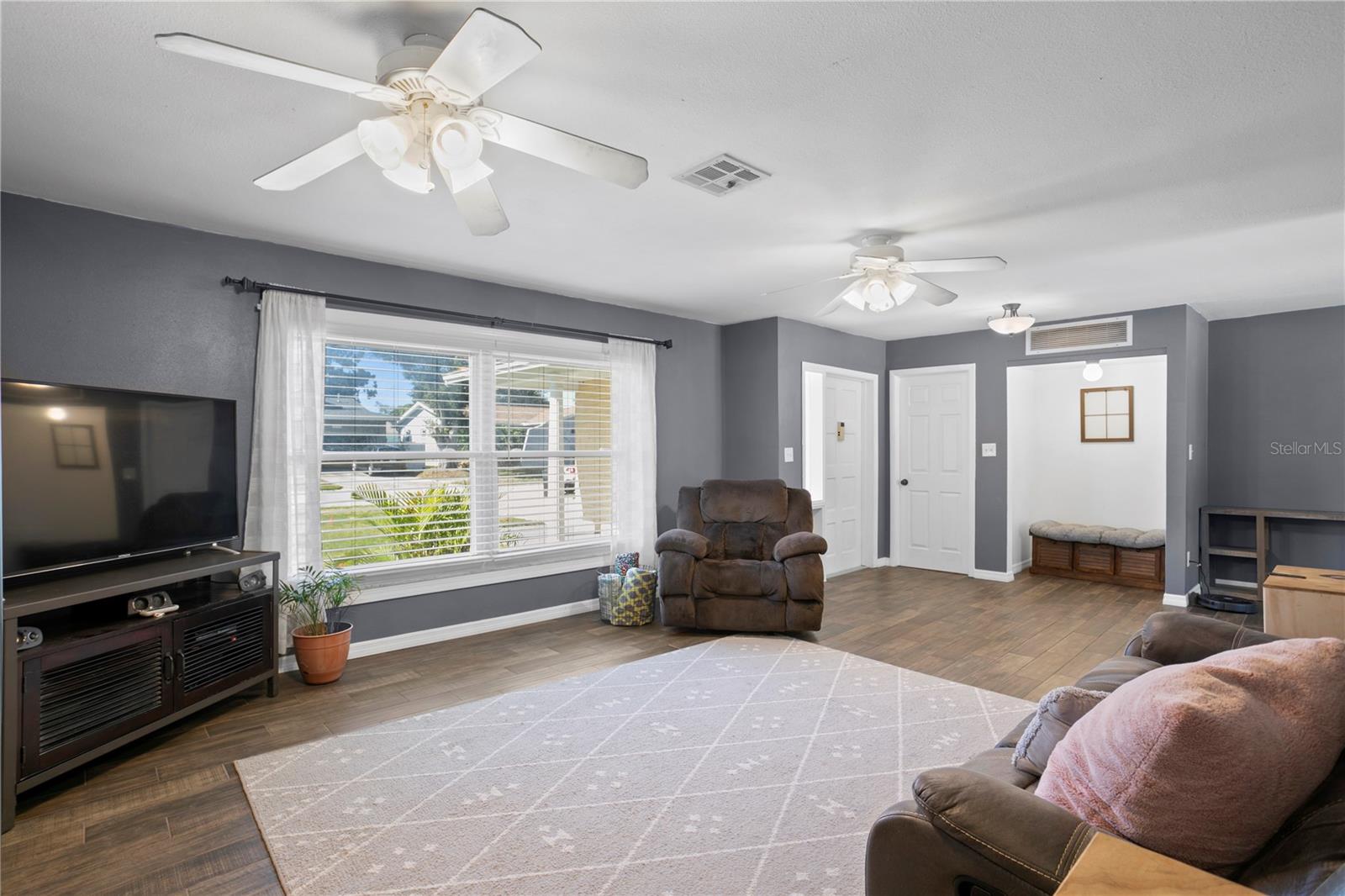 SHORE ACRES SEC 1 TWIN LAKES ADD - Residential