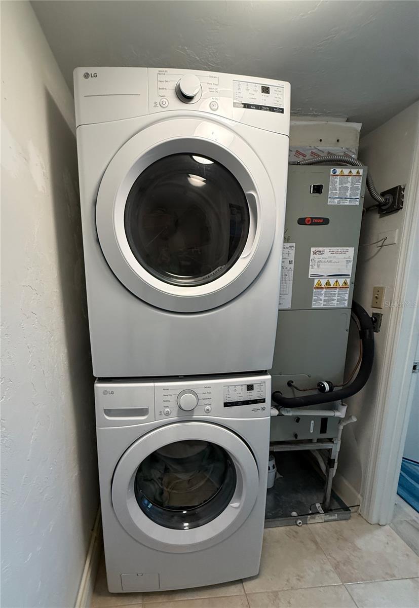 WINDWARD BAY AMD - Residential