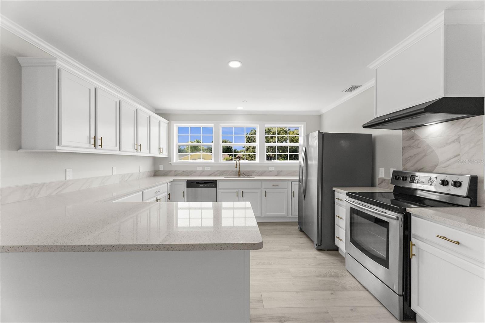 LORRAINE PARK - Residential