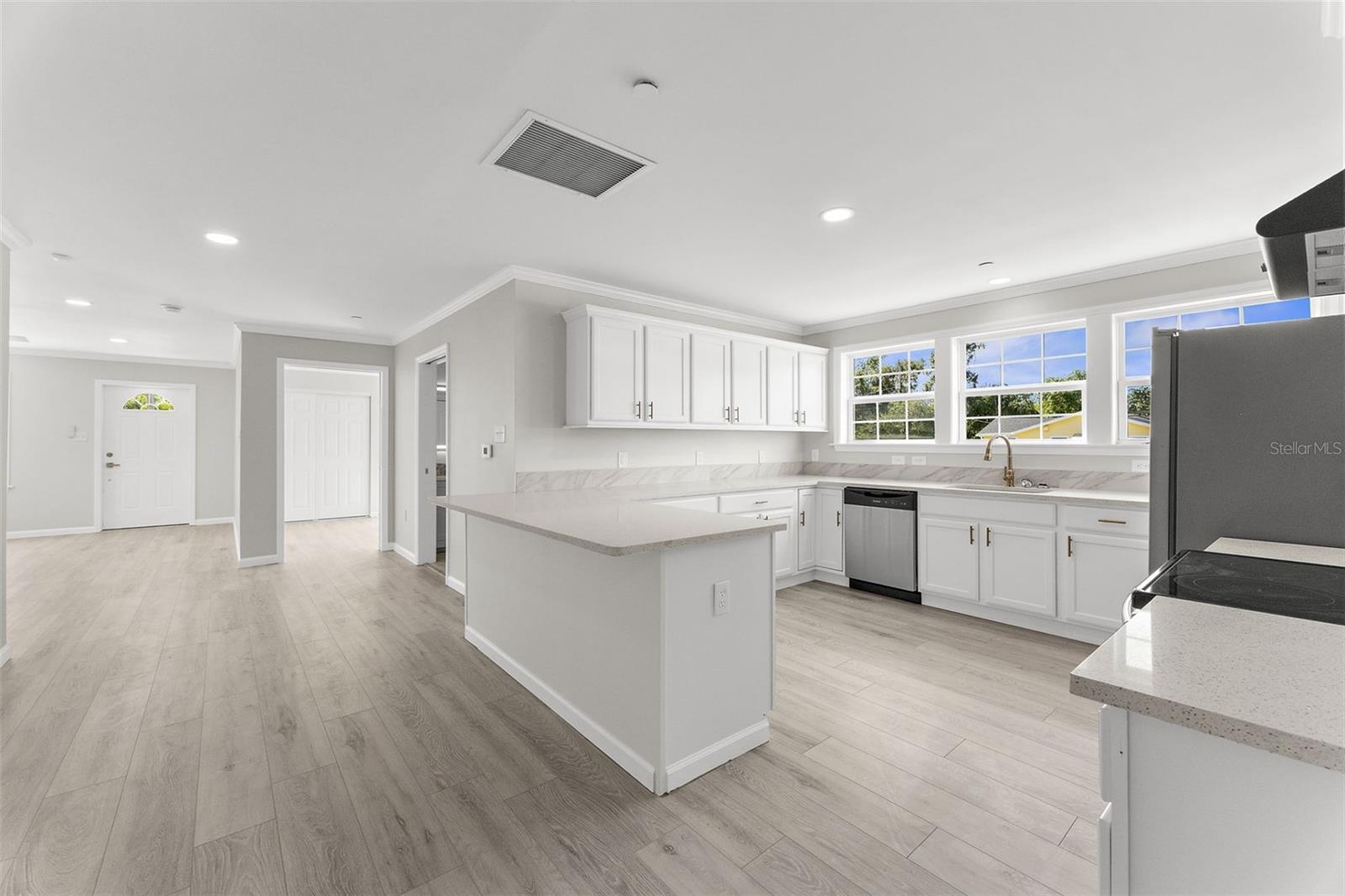 LORRAINE PARK - Residential