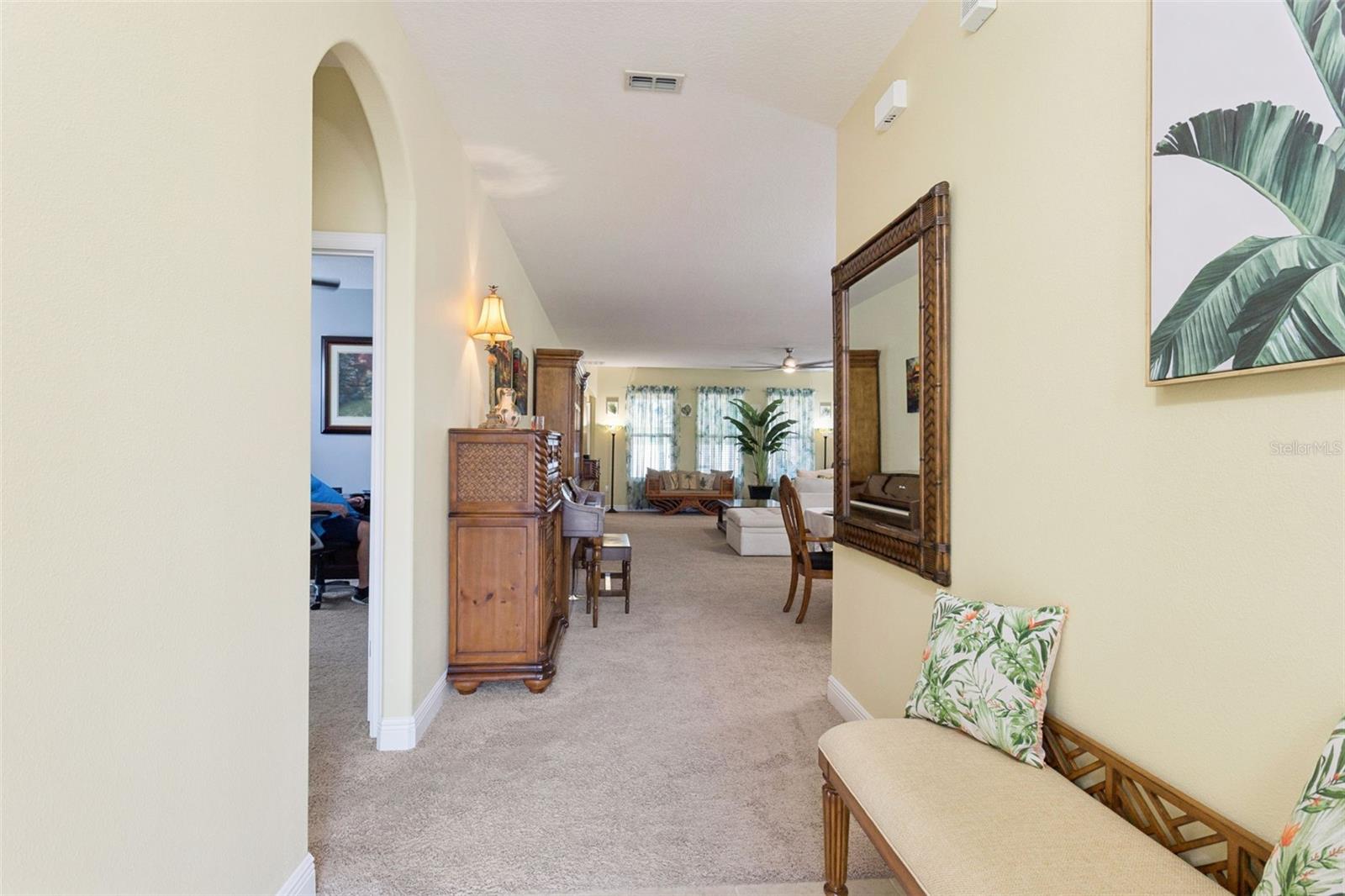 1425 AVILA AVE