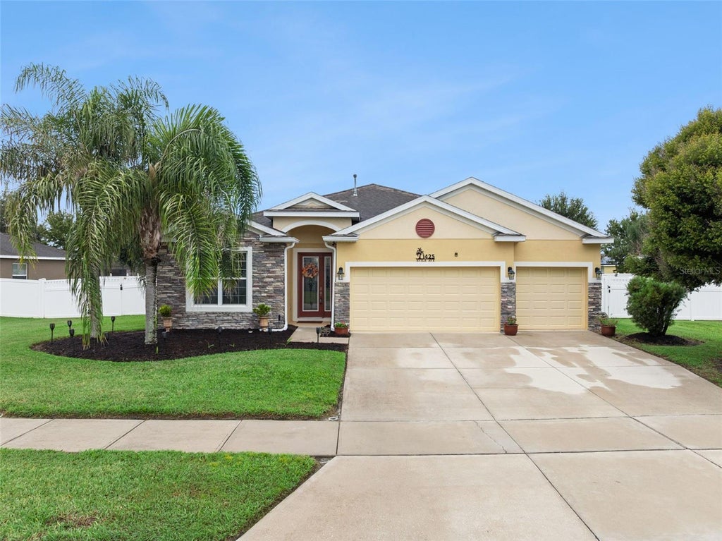 Photo of 1425 Avila Ave, Deltona, FL 32725 (MLS # O6438804)