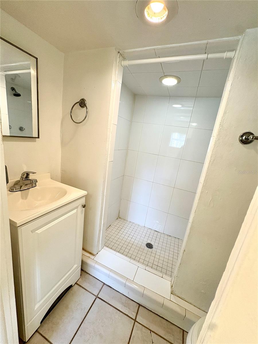 ROSE SUB - Residential Lease
