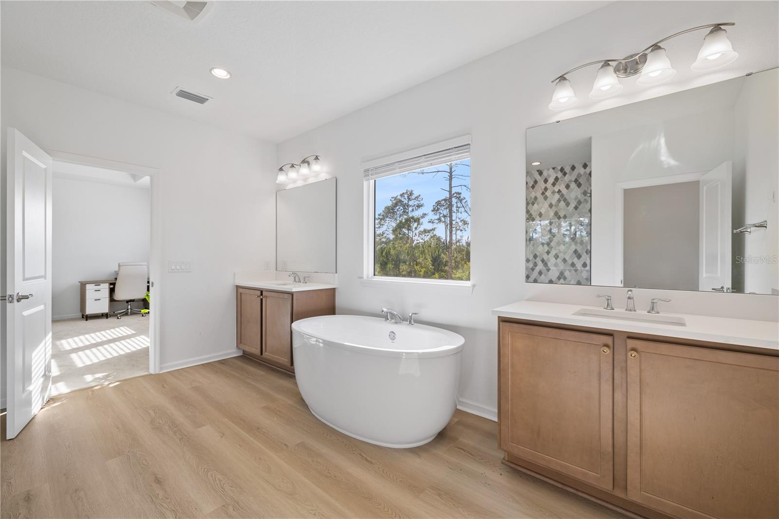 WESLYN PARK - Residential