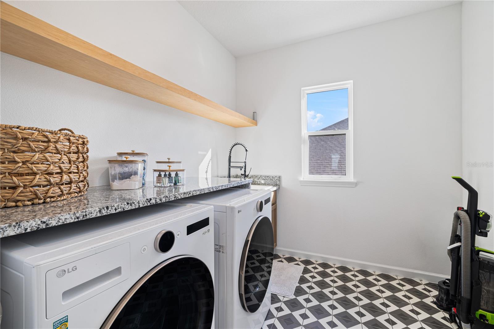 WESLYN PARK - Residential