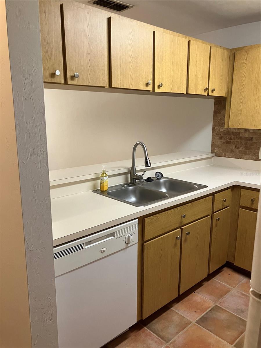 GREEN LEAF - Residential Lease