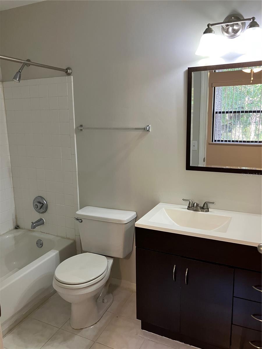 GREEN LEAF - Residential Lease