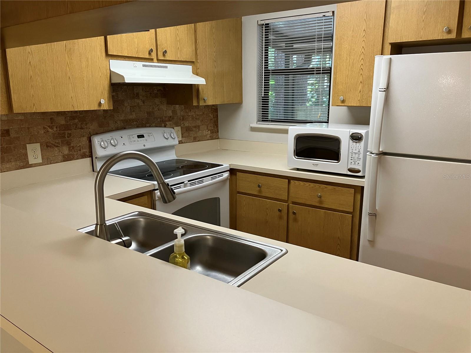 GREEN LEAF - Residential Lease