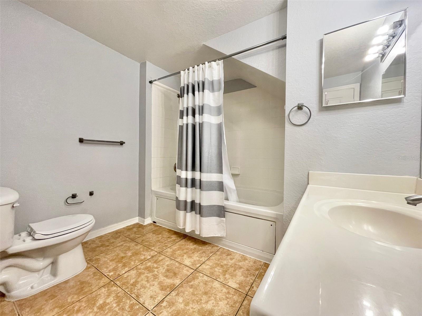VENETIAN BAY VILLAGE CONDO PH 1 - Residential