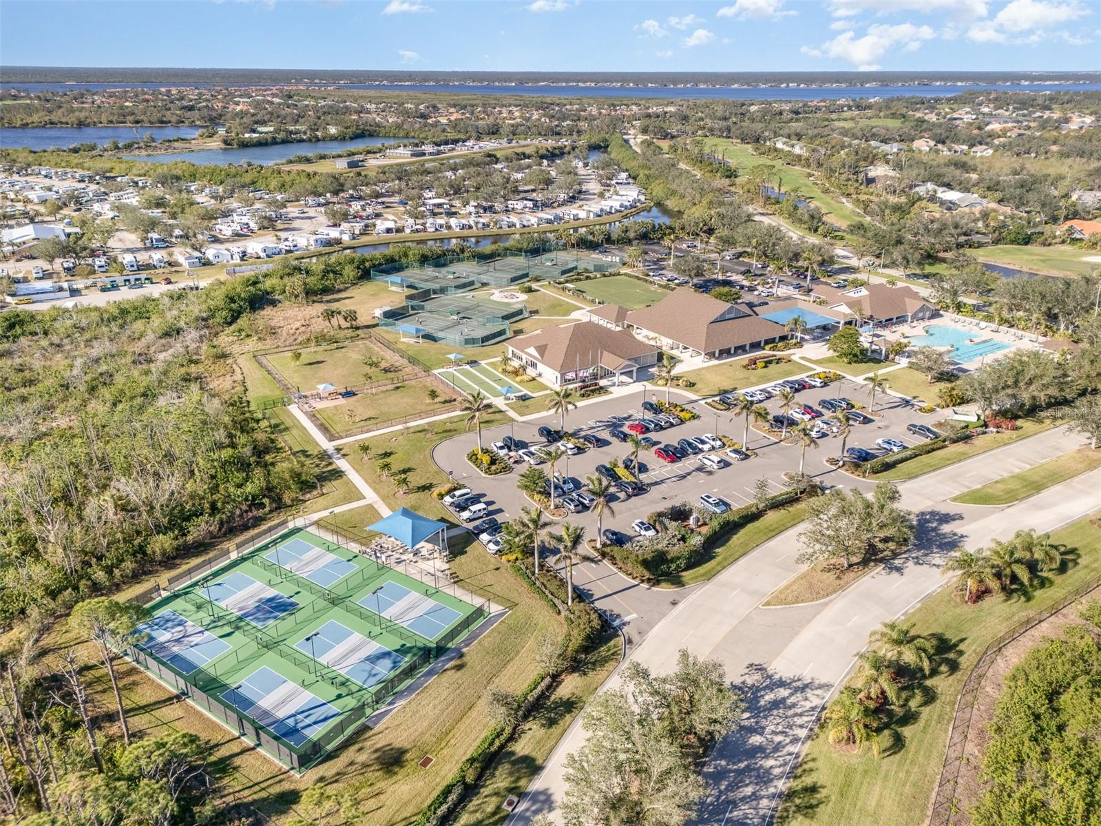 RIVERWOOD - Residential