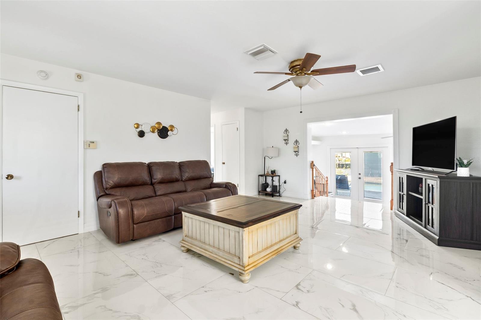 312 E TARPON BOULEVARD NW