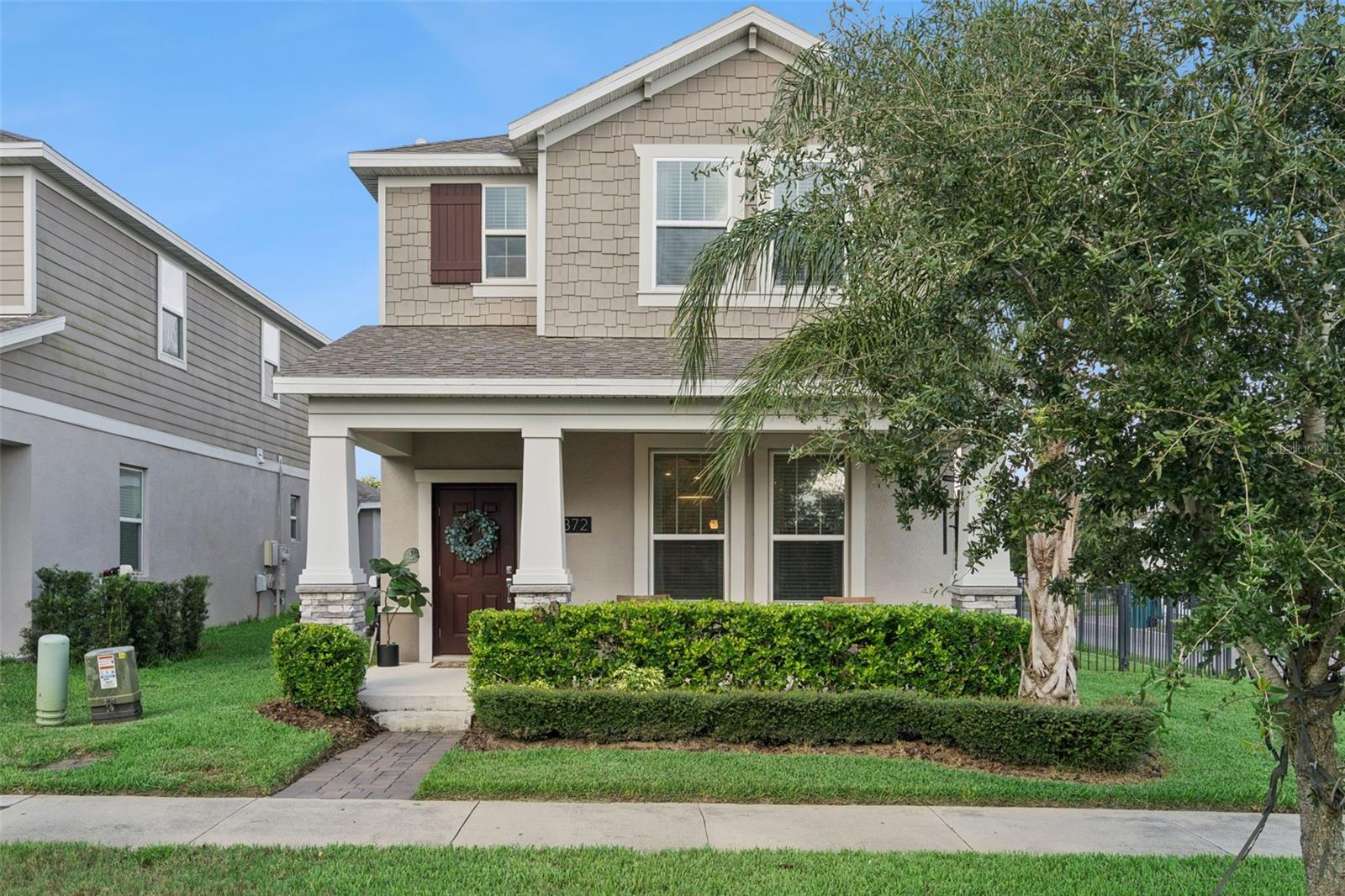 1372 ROXY LANE