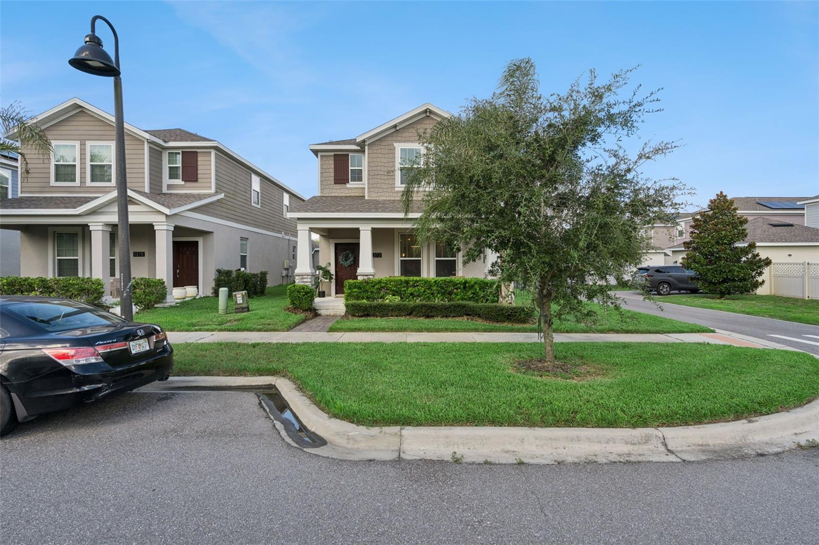 1372 ROXY LANE