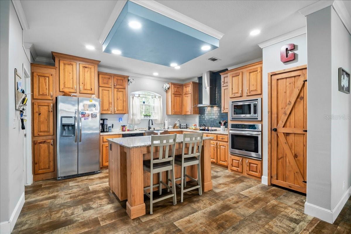 MINI FARM COUNTRY ESTATES - Residential